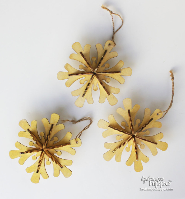 Sparkly Wood Ornaments with Smooch Spritz by Jennifer Priest for hydrangeahippo 2